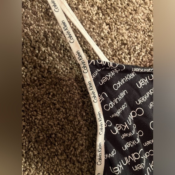 Calvin Klein Two Piece Sleeping Short Set Lounge wear Size Medium - Picture 5 of 7